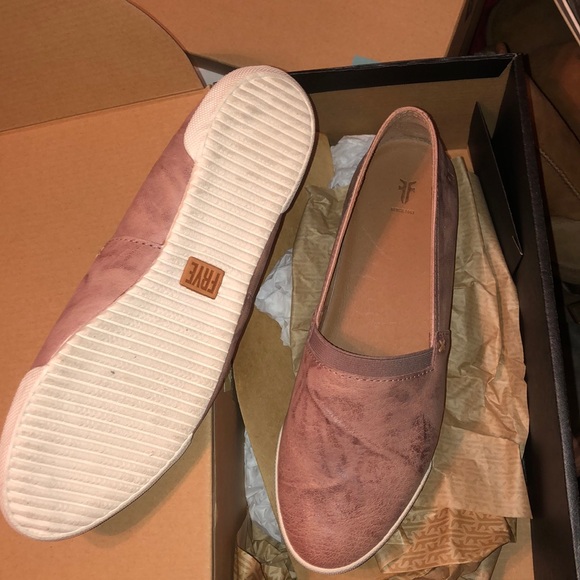 frye slip on melanie